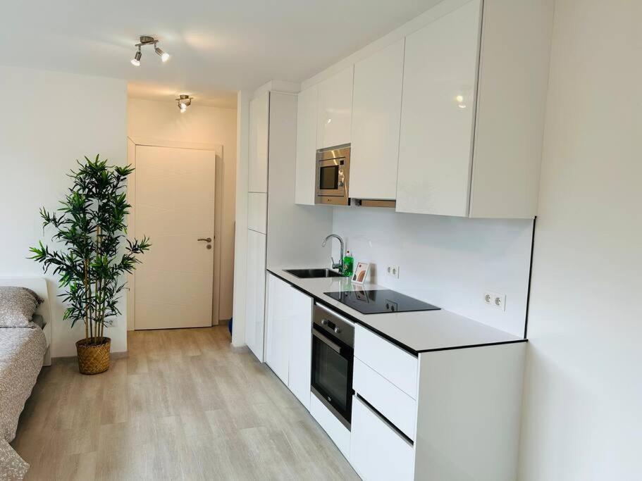 Sunny Modern Apartment With Balcony - Free Parking Vienna Exterior photo